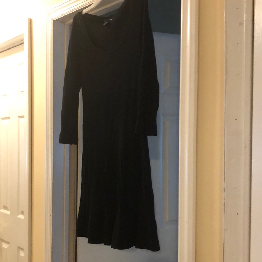 H&M black knit dress. Size Large. Good condition some pilling on bottom
